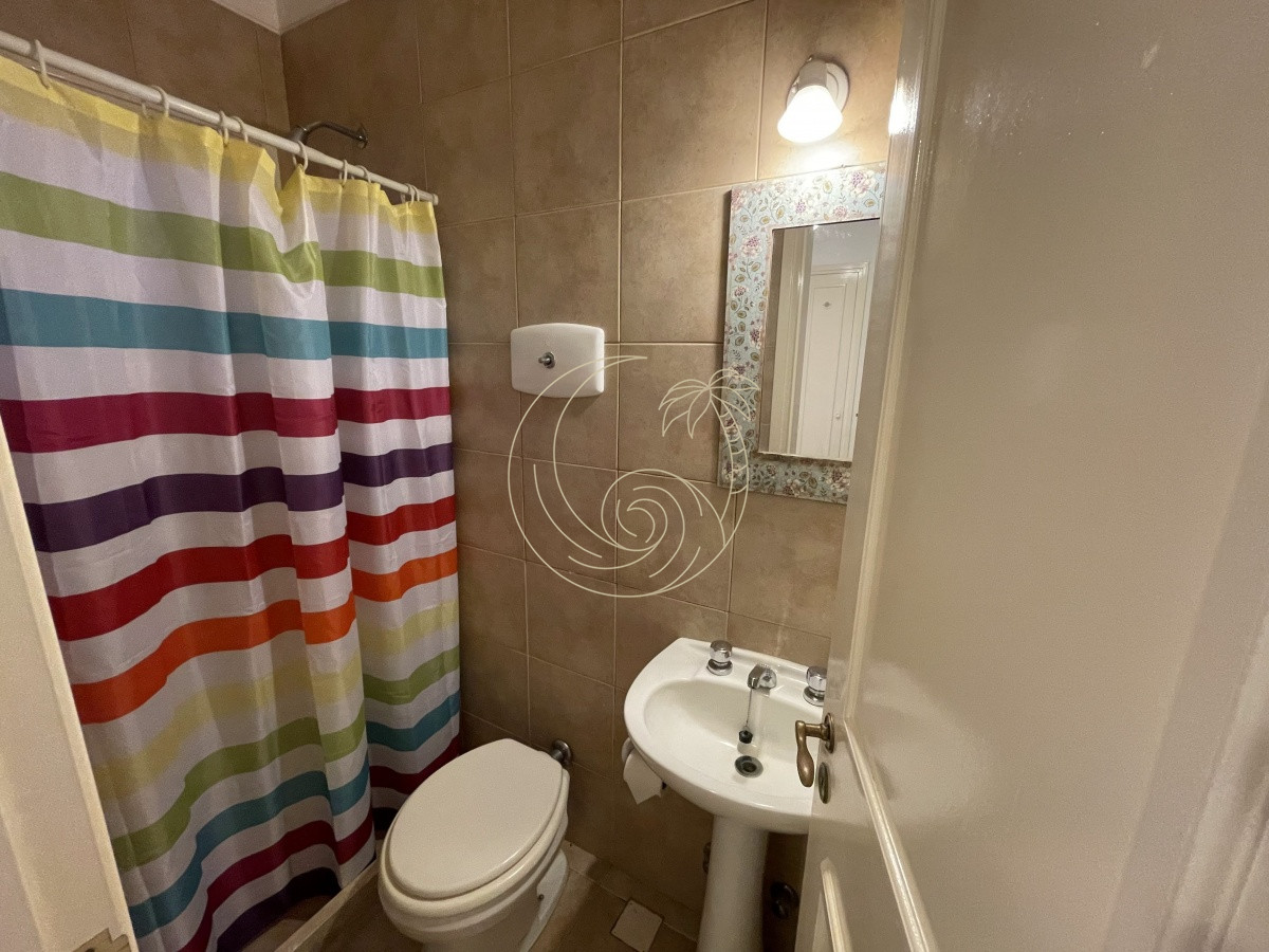 Casa ID.21092858 - Venta de casa amplia de construcción sólida sobre primera fila de Mar en La Juanita, José Ignacio