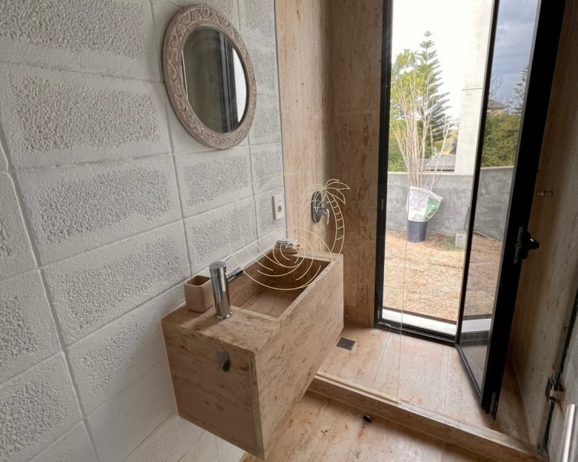 Casa ID.21092862 - Venta y alquiler temporario de maravillosa casa a pasos del Mar con cinco dormitorios en suite, Punta Piedras, Manantiales