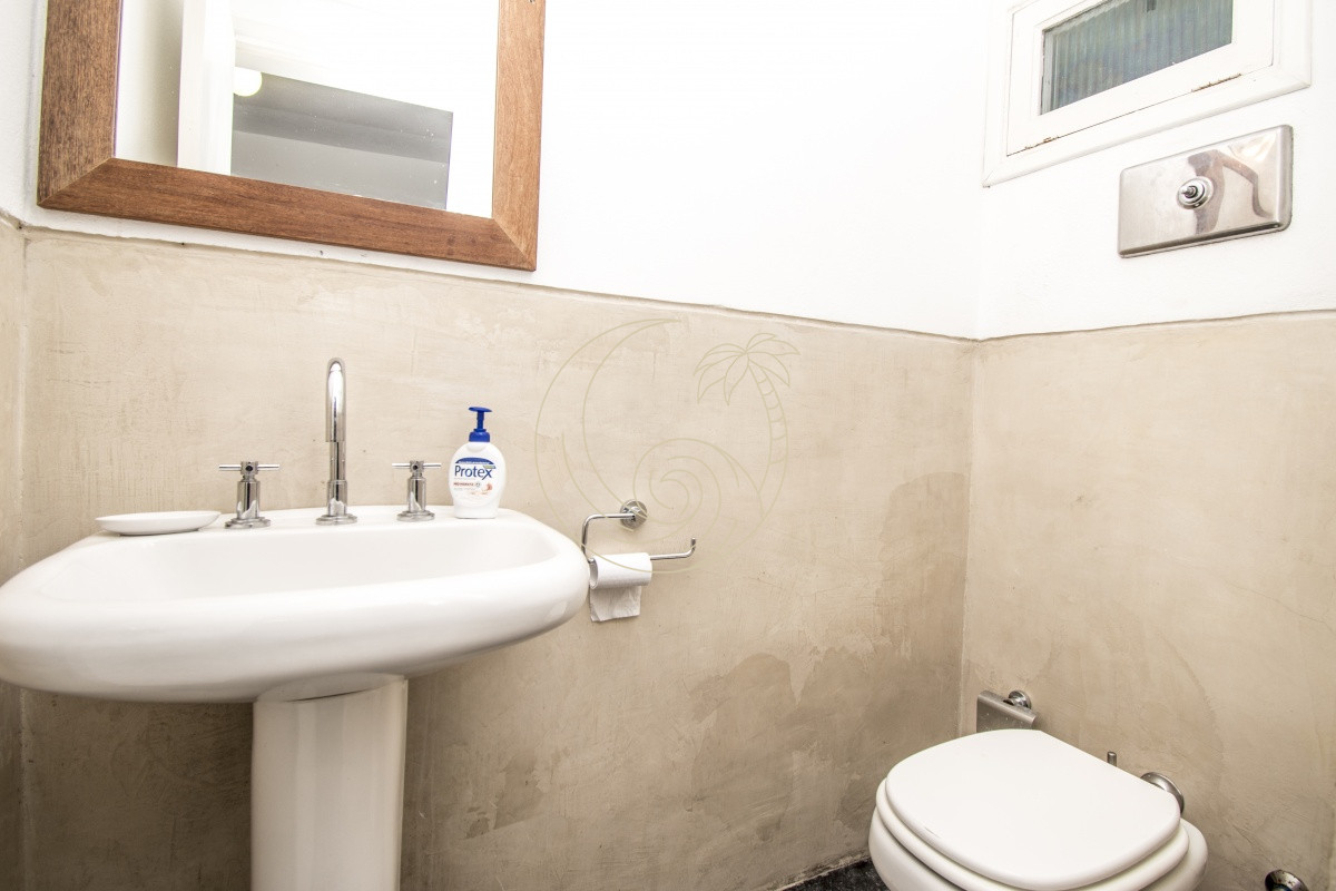 Casa ID.21092881 - Excelente Casa de 4 Dormitorios con Piscina y Parrillero en Montoya, La Barra