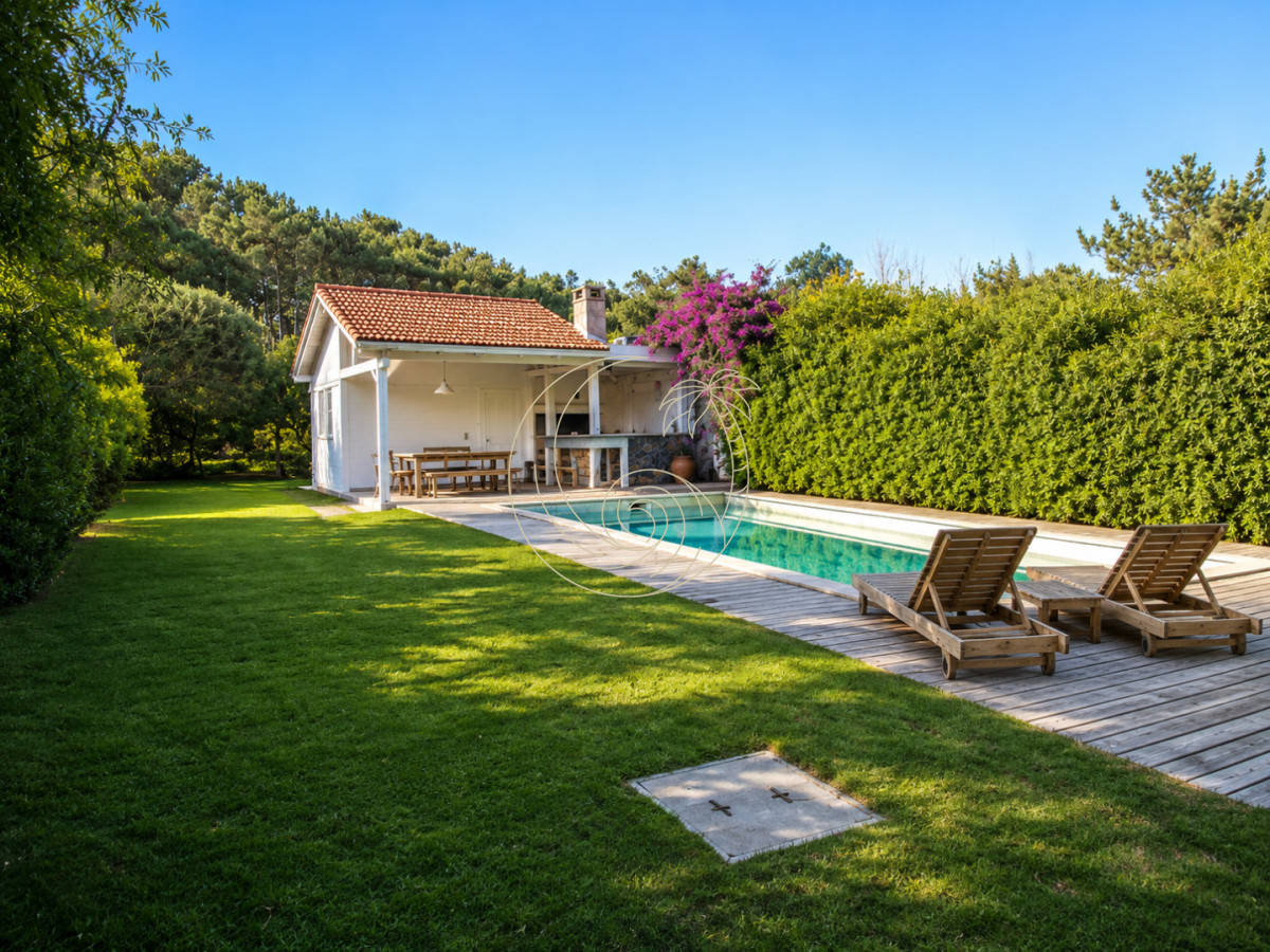 Casa ID.21092881 - Excelente Casa de 4 Dormitorios con Piscina y Parrillero en Montoya, La Barra