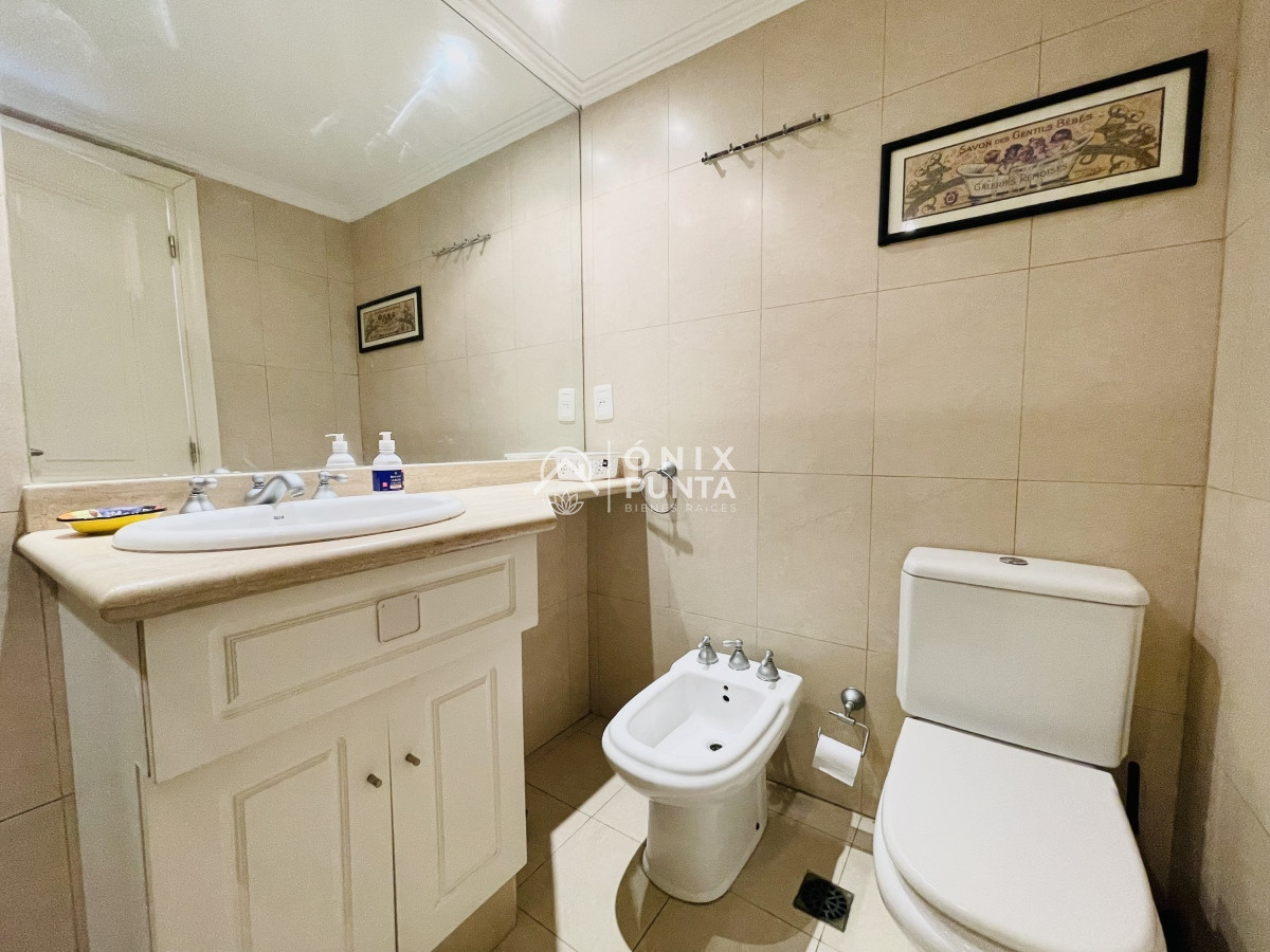 Apartamento ID.64 - Apartamento de 2 Dormitorios en Aidy Grill a Pocos Metros de Playa Brava - Venta