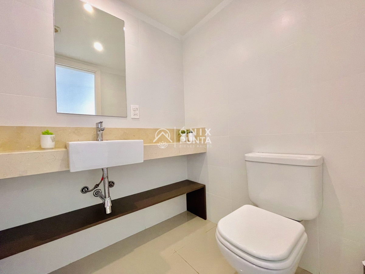 Apartamento ID.81 - Apartamento de 3 Dormitorios y Parrillero Frente al Mar, Playa Mansa