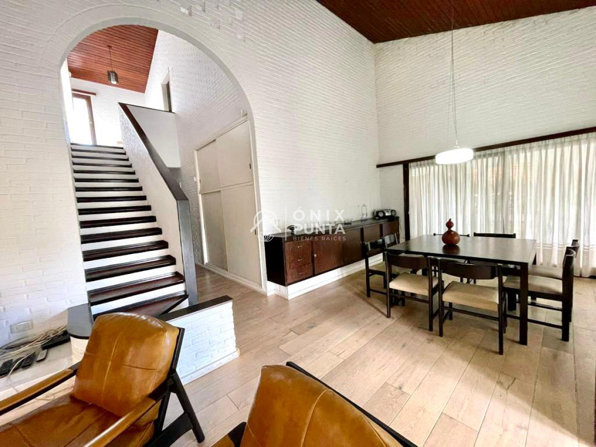 Casa ID.75 - Casa de 4 Dormitorios, Parrillero y Piscina a pocos metros del Mar - Playa Mansa