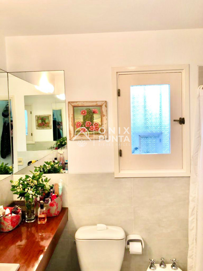 Casa ID.73 - Venta de casa amplia de construcción sólida sobre primera fila de Mar en La Juanita, José Ignacio