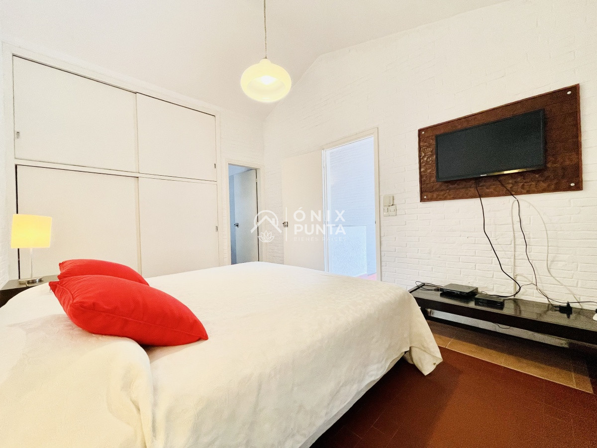Casa ID.75 - Casa de 4 Dormitorios, Parrillero y Piscina a pocos metros del Mar - Playa Mansa