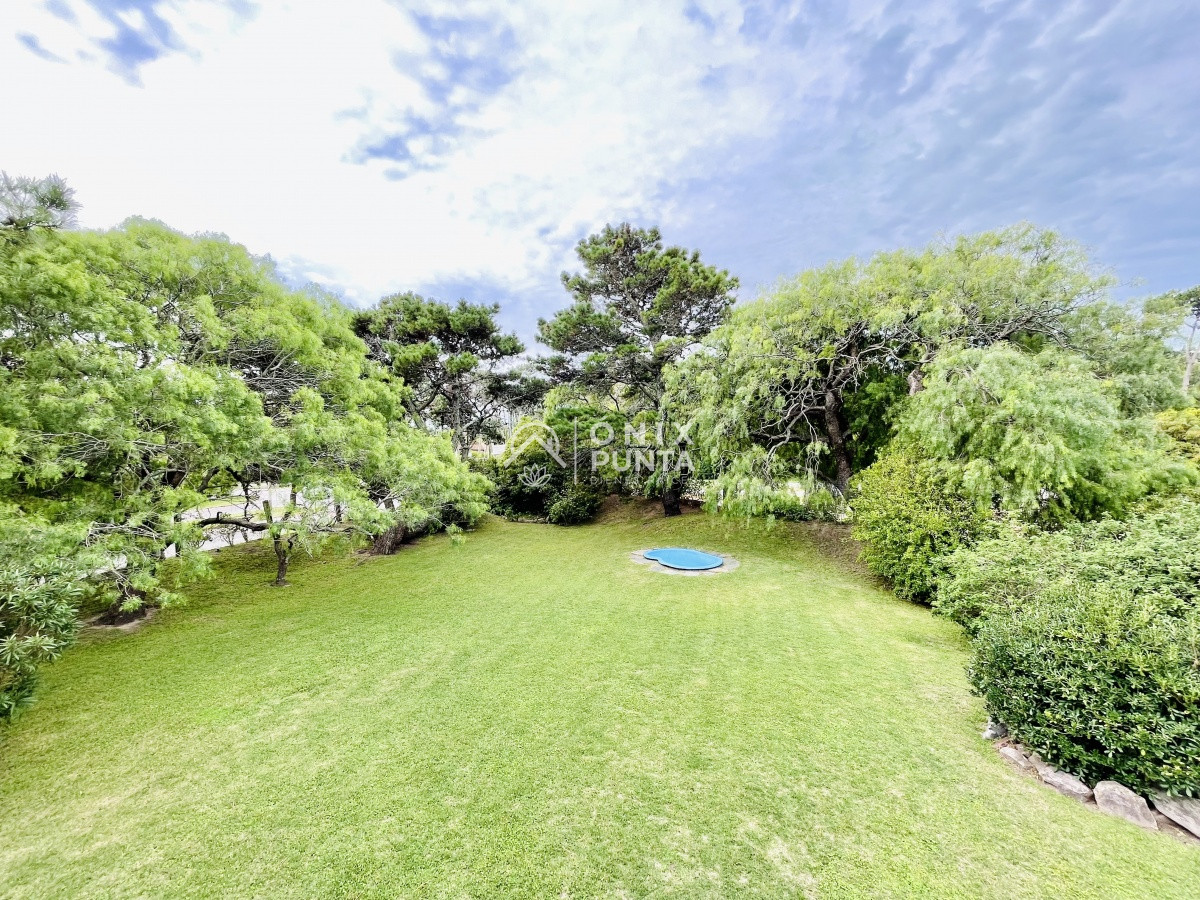 Casa ID.75 - Casa de 4 Dormitorios, Parrillero y Piscina a pocos metros del Mar - Playa Mansa