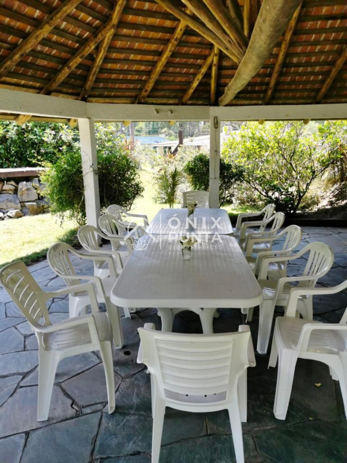 Casa ID.75 - Casa de 4 Dormitorios, Parrillero y Piscina a pocos metros del Mar - Playa Mansa