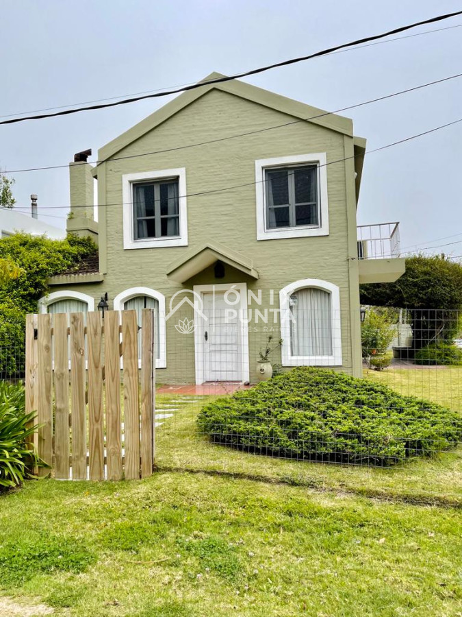 Casa ID.63 - Casa de 4 Dormitorios en La Barra, Punta del Este