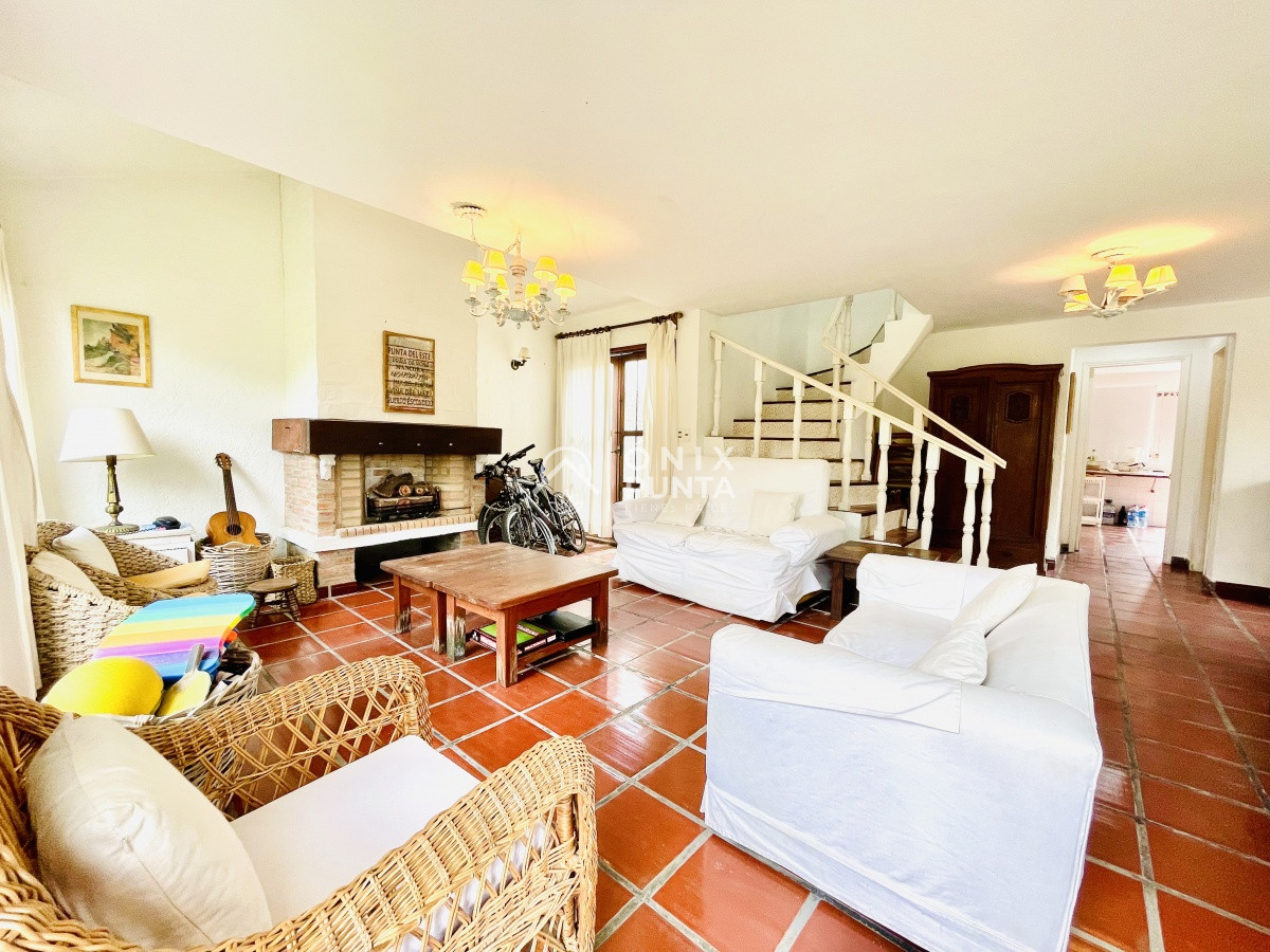 Casa ID.63 - Casa de 4 Dormitorios en La Barra, Punta del Este