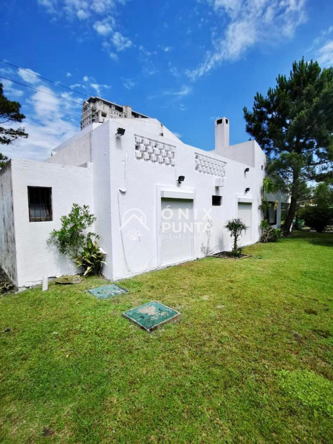 Casa ID.75 - Casa de 4 Dormitorios, Parrillero y Piscina a pocos metros del Mar - Playa Mansa