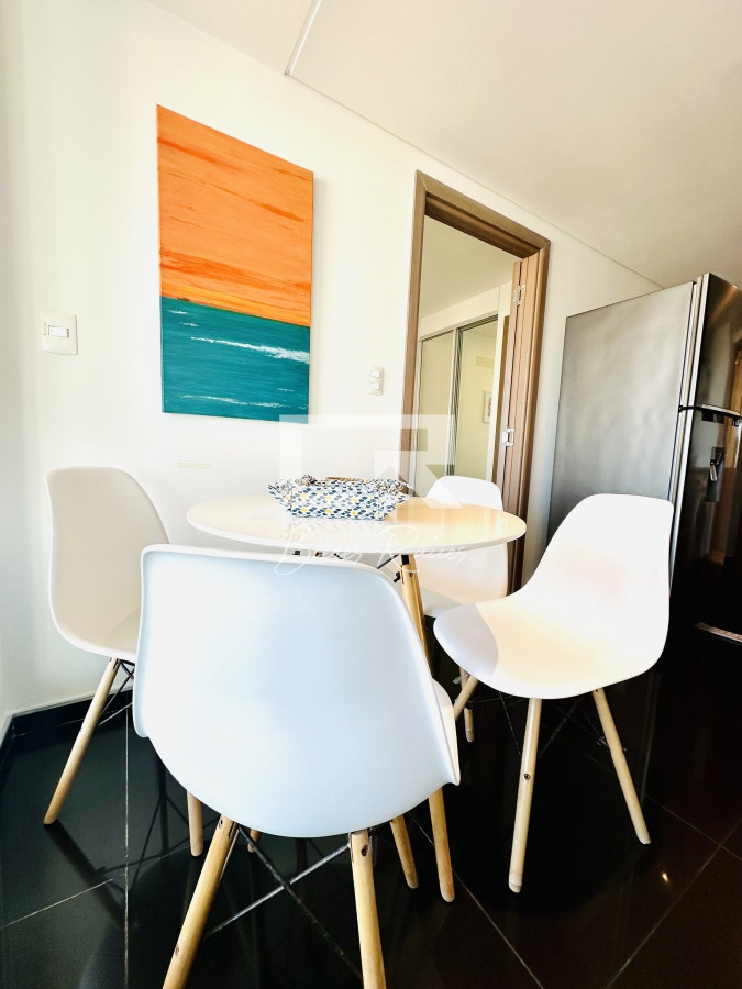 Apartamento ID.735 - Alquiler de temporada de apartamento en playa Brava de 2 dormitorios mas dependencia de servicio