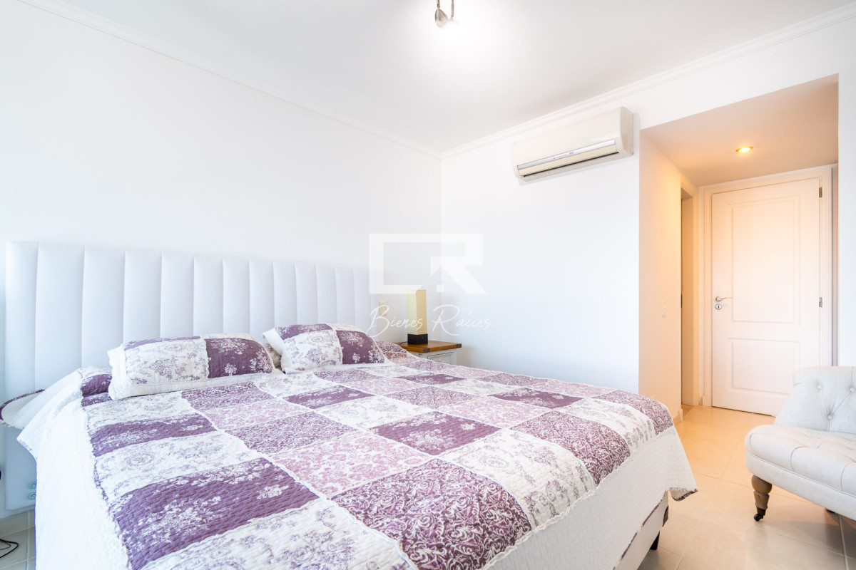 Apartamento ID.653 - Excelente Apartamento de 2 Dormitorios y Parrillero - Punta del Este