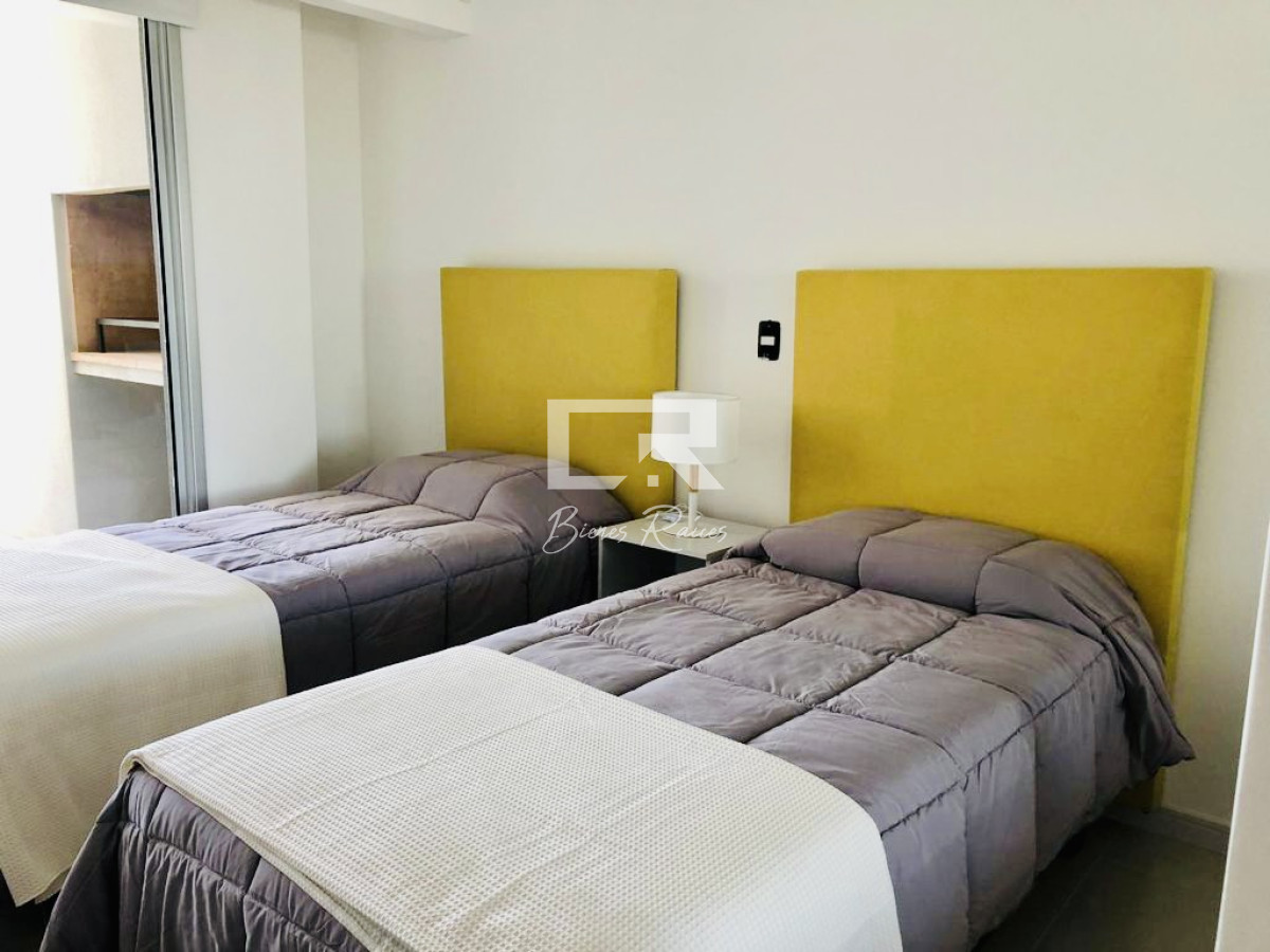 Apartamento ID.427 - Venta y Alquiler temporario de apartamento de dos dormitorios con parrillero de uso exclusivo, Playa Brava, Punta del Este