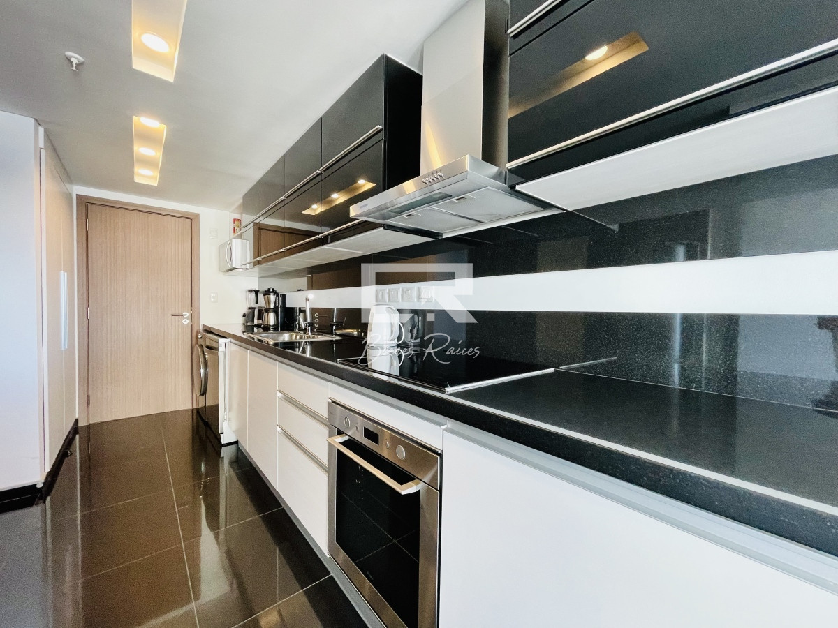 Apartamento ID.686 - Alquiler temporario de apartamento piso alto de tres dormitorios más dependencia en playa Brava, Punta del este 