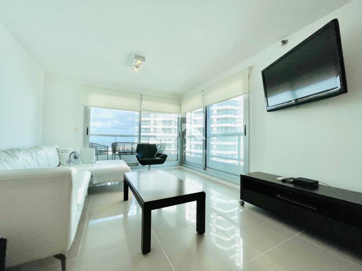 Apartamento ID.650 - Alquiler temporario y venta de apartamento en torre de playa Brava con dos dormitorios 