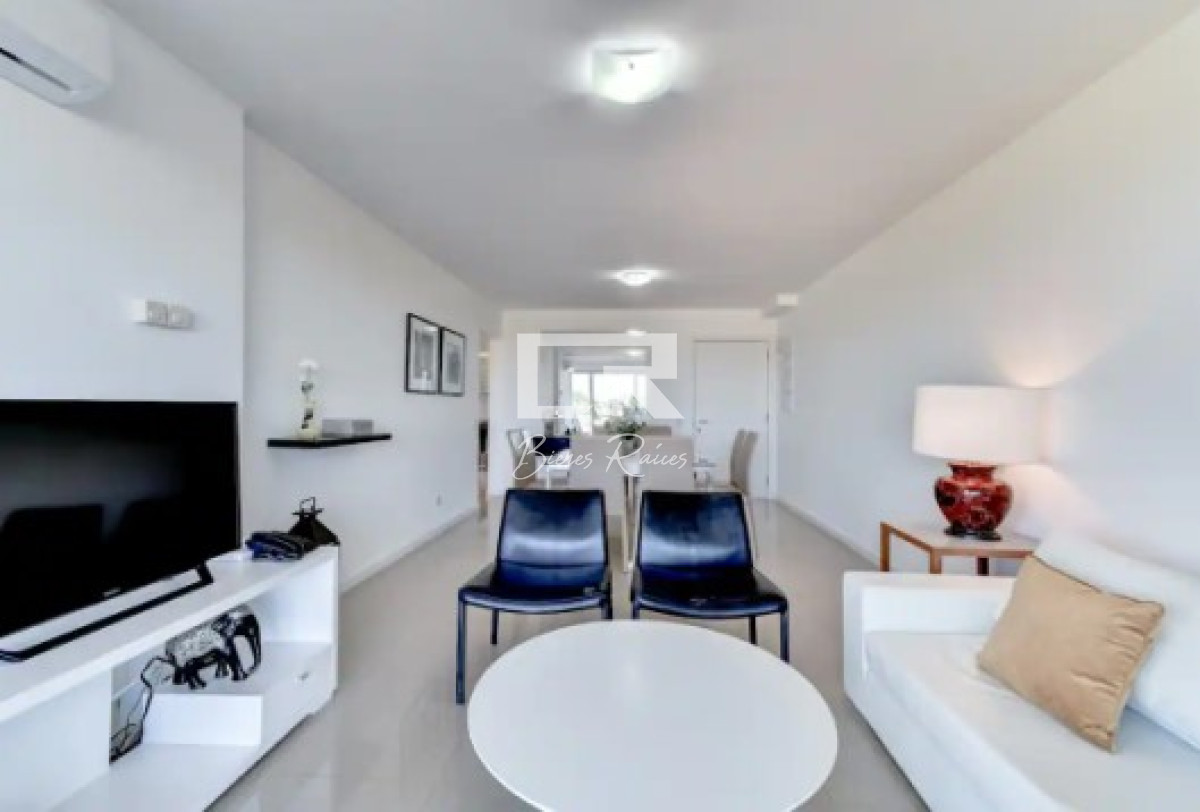 Apartamento ID.648 - Apartamento de 3 Dormitorios en Venta Primera Línea del Mar, Playa Brava Punta del Este