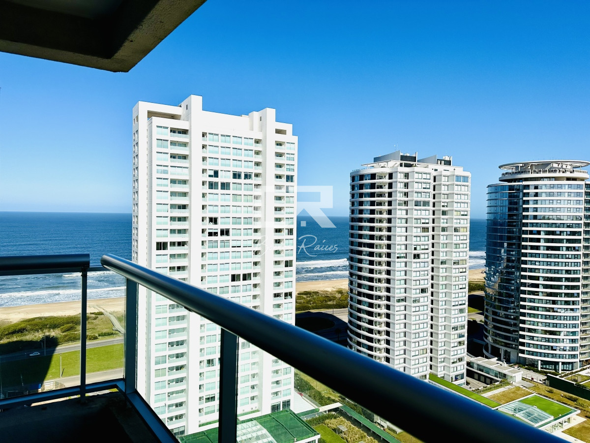 Apartamento ID.735 - Alquiler de temporada de apartamento en playa Brava de 2 dormitorios mas dependencia de servicio