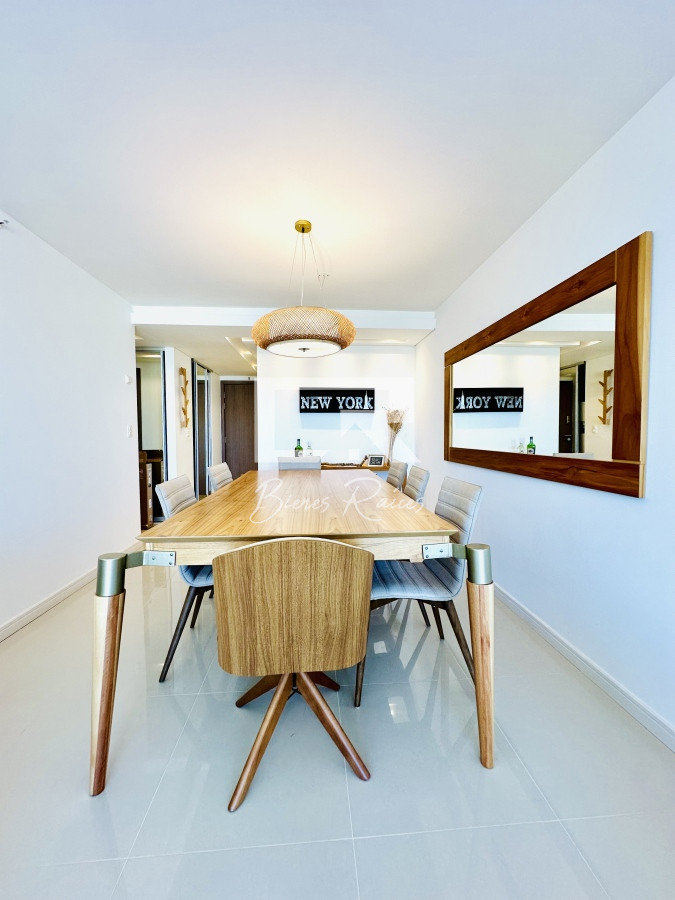 Apartamento ID.735 - Alquiler de temporada de apartamento en playa Brava de 2 dormitorios mas dependencia de servicio
