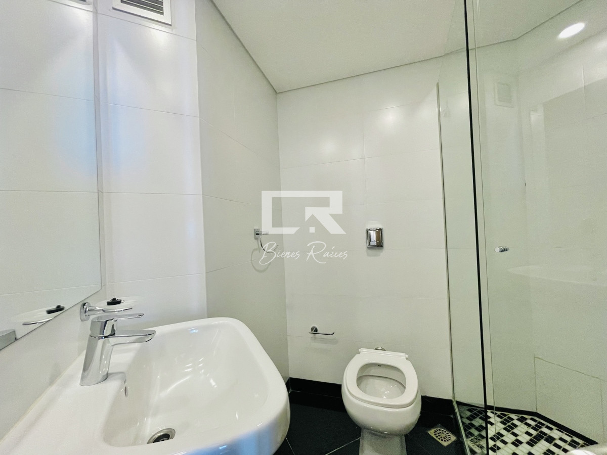 Apartamento ID.686 - Alquiler temporario de apartamento piso alto de tres dormitorios más dependencia en playa Brava, Punta del este 