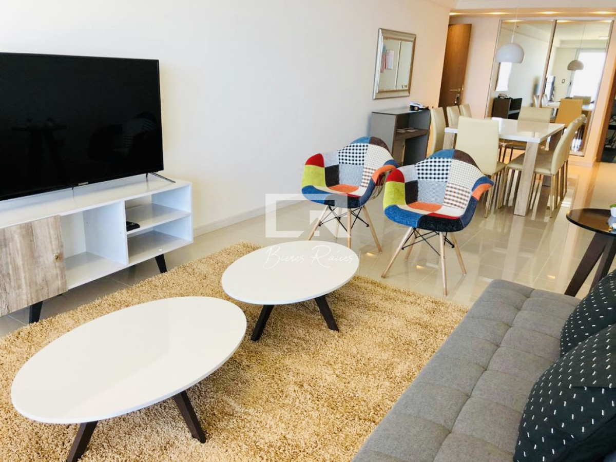 Apartamento ID.427 - Venta y Alquiler temporario de apartamento de dos dormitorios con parrillero de uso exclusivo, Playa Brava, Punta del Este