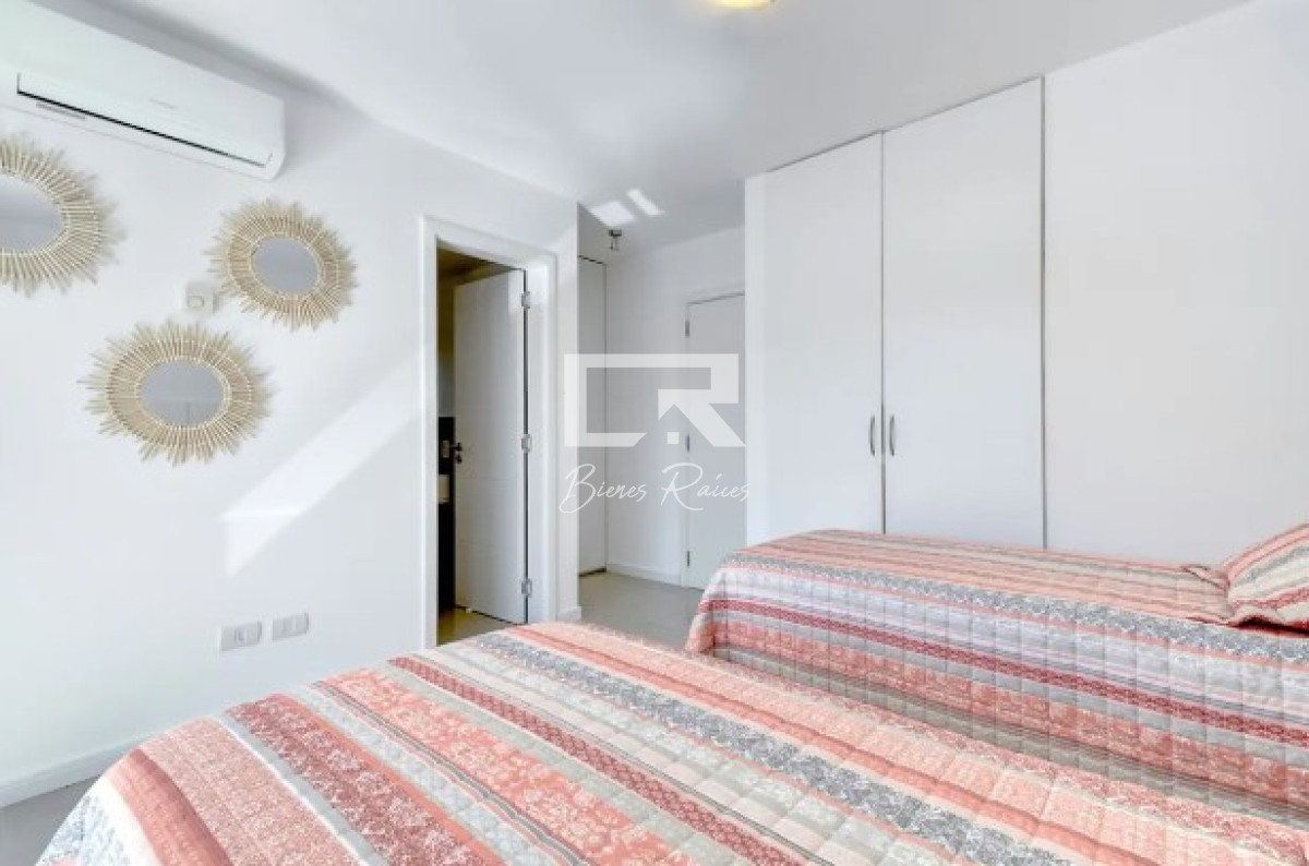 Apartamento ID.648 - Apartamento de 3 Dormitorios en Venta Primera Línea del Mar, Playa Brava Punta del Este