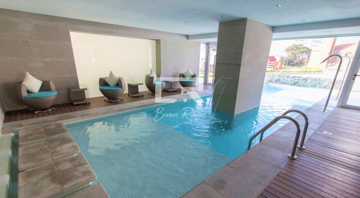Apartamento ID.652 - Apartamento de 2 Dormitorios en Playa Brava con Vista al Mar - Venta
