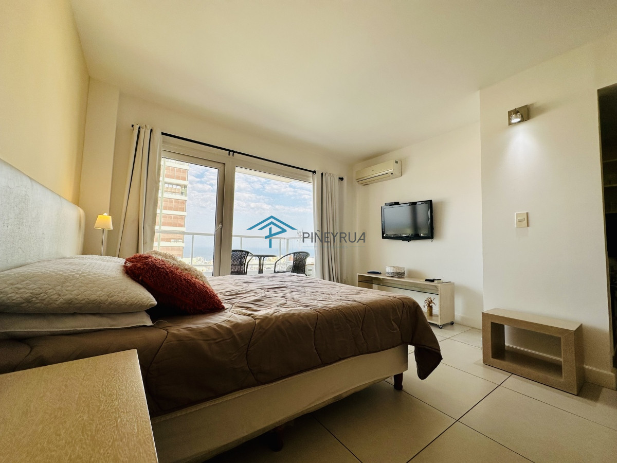 Apartamento ID.230 - Moderno Monoambiente con Vista al Mar en Venta, Península de Punta del Este