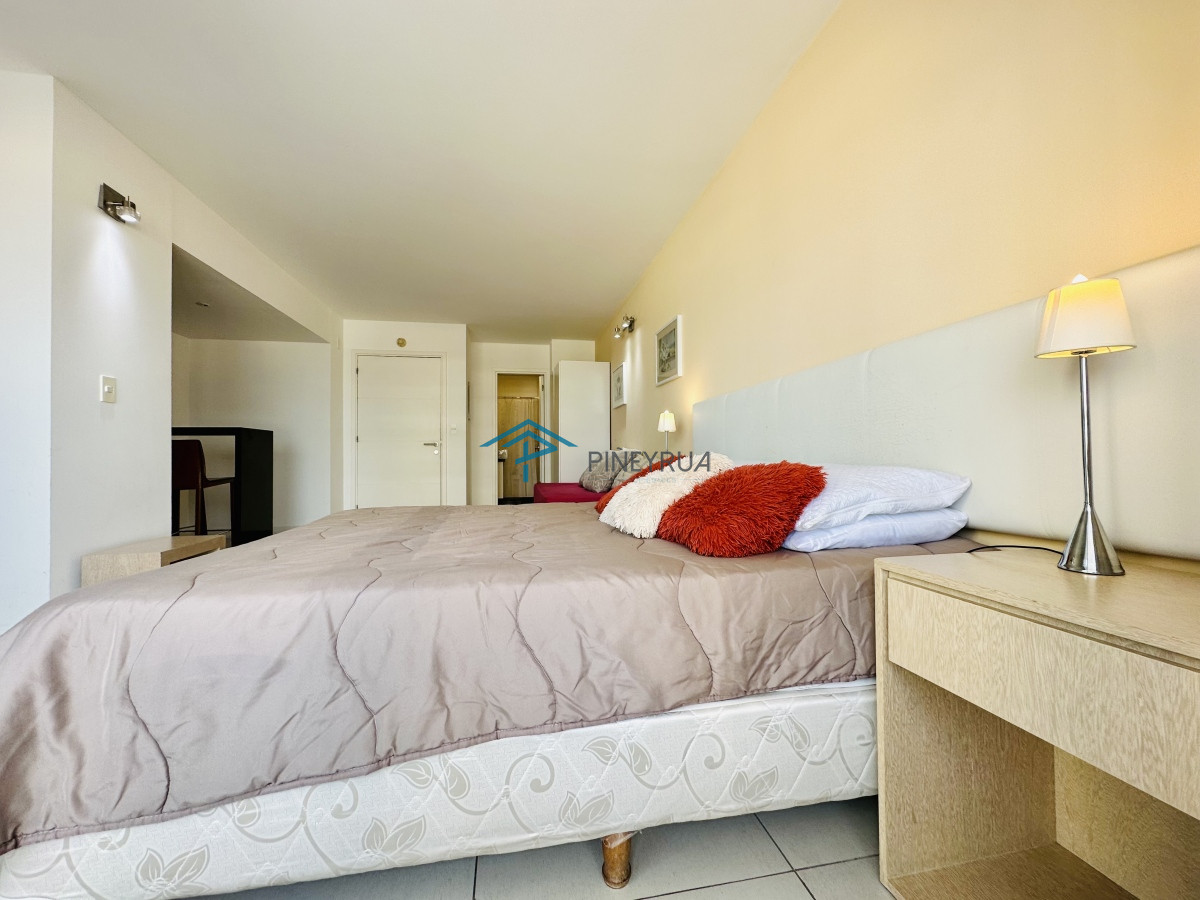 Apartamento ID.230 - Moderno Monoambiente con Vista al Mar en Venta, Península de Punta del Este