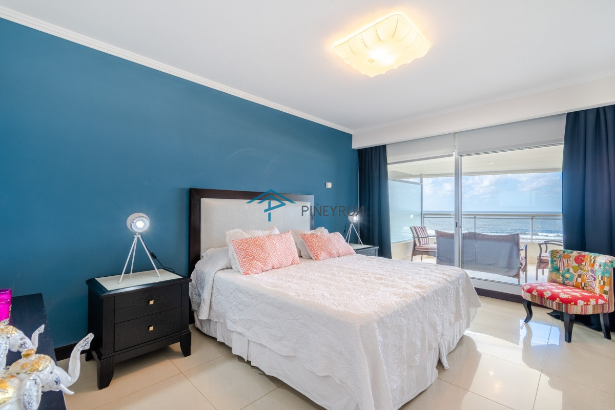 Apartamento ID.227 - Moderno Apartamento de 3 Dormitorio y Dependencia Frente al Mar, Playa Brava