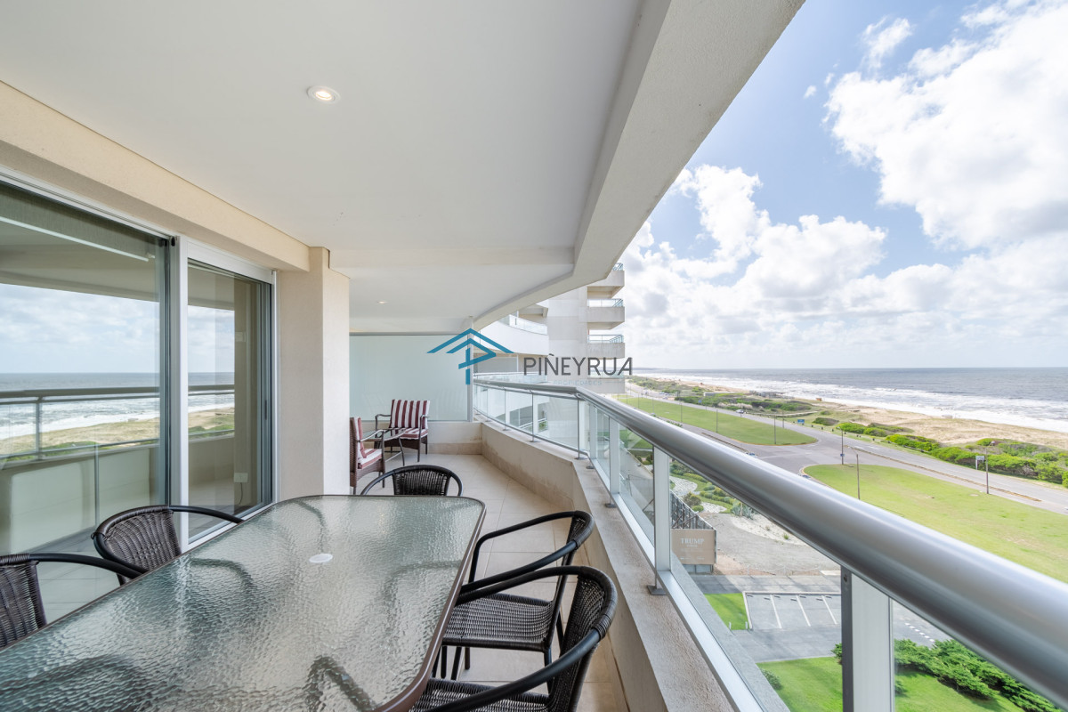 Apartamento ID.227 - Moderno Apartamento de 3 Dormitorio y Dependencia Frente al Mar, Playa Brava