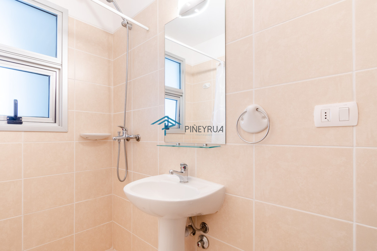 Apartamento ID.227 - Moderno Apartamento de 3 Dormitorio y Dependencia Frente al Mar, Playa Brava