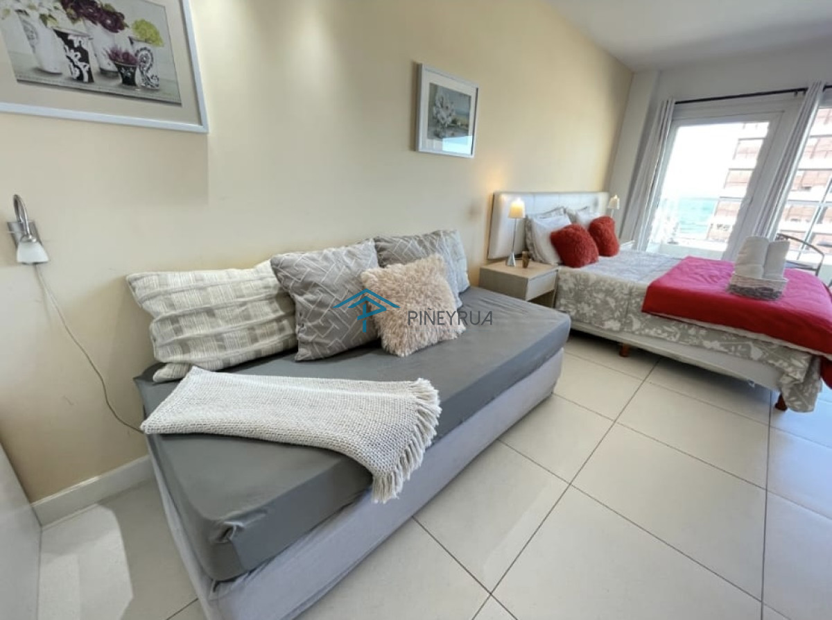 Apartamento ID.230 - Moderno Monoambiente con Vista al Mar en Venta, Península de Punta del Este
