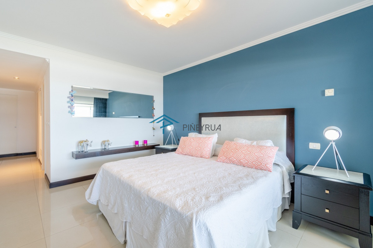 Apartamento ID.227 - Moderno Apartamento de 3 Dormitorio y Dependencia Frente al Mar, Playa Brava