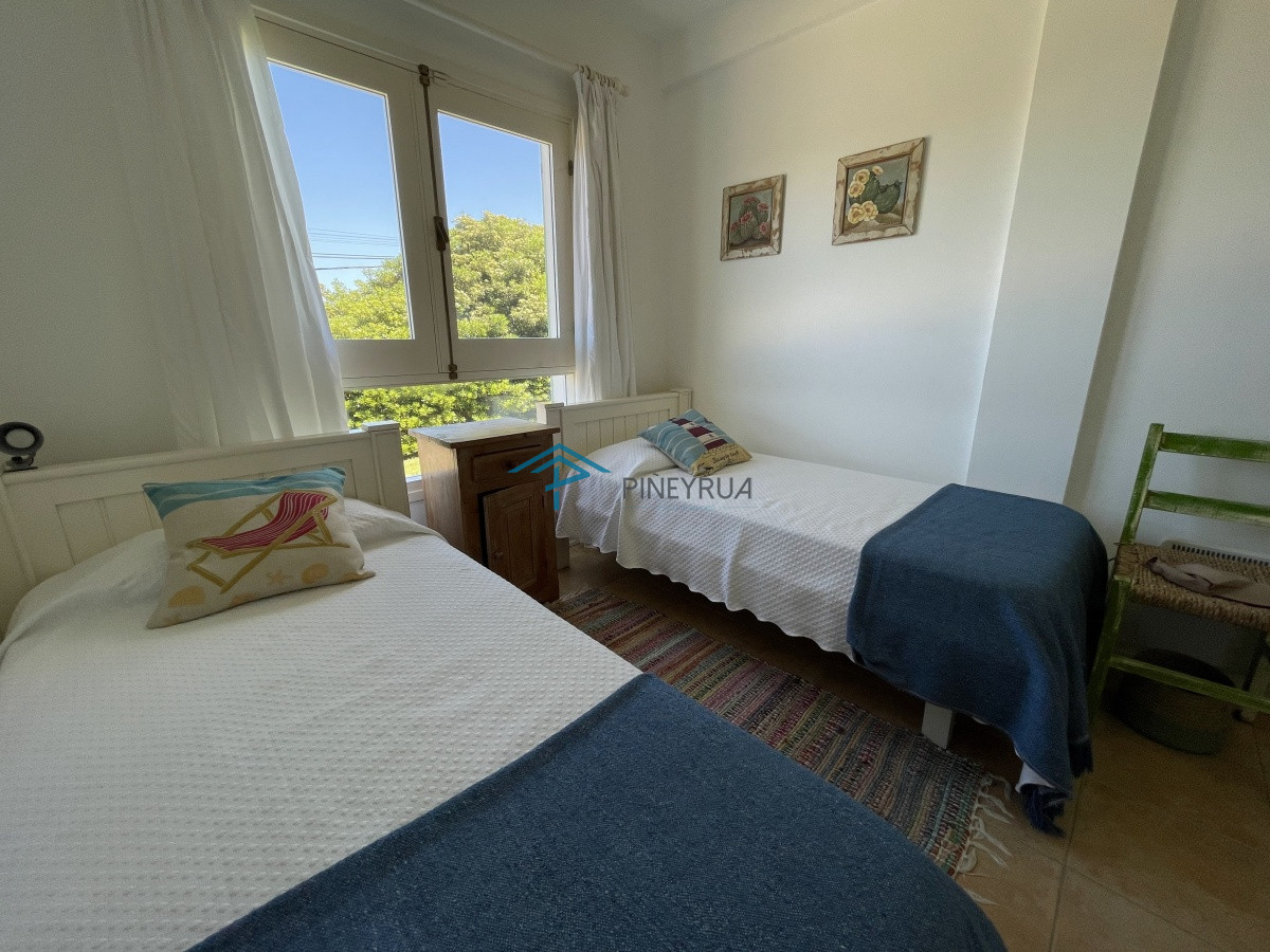 Casa ID.201 - Venta de casa amplia de construcción sólida sobre primera fila de Mar en La Juanita, José Ignacio