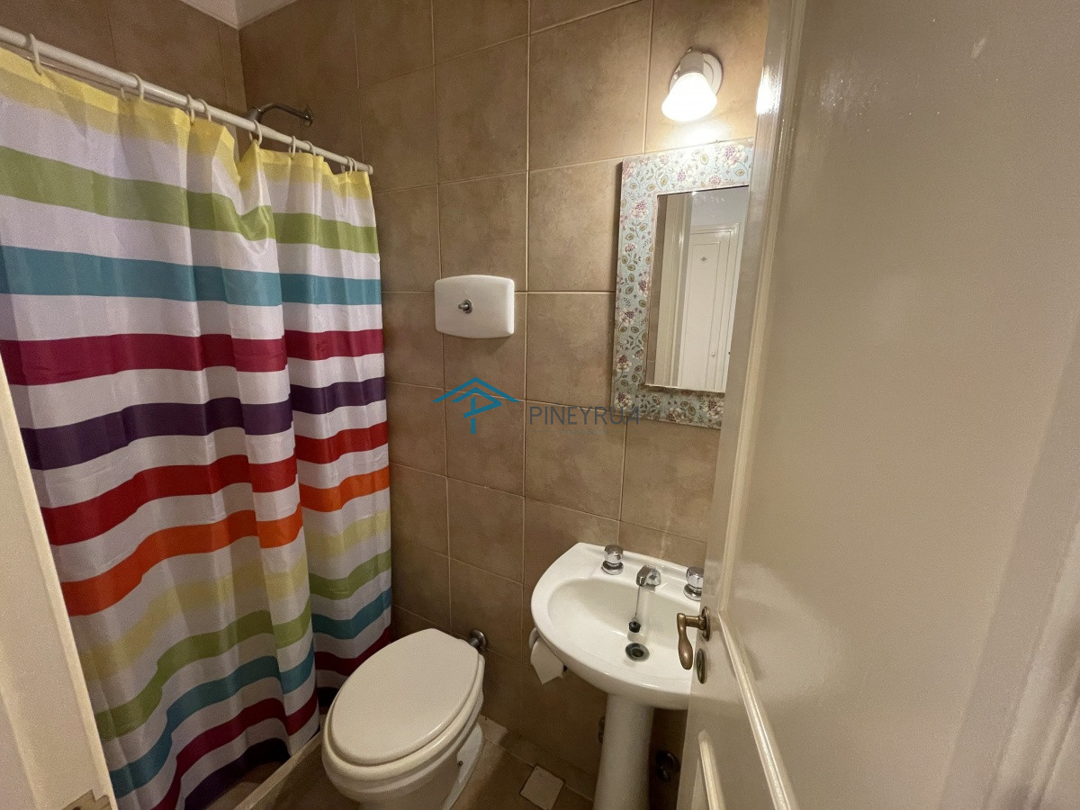 Casa ID.201 - Venta de casa amplia de construcción sólida sobre primera fila de Mar en La Juanita, José Ignacio