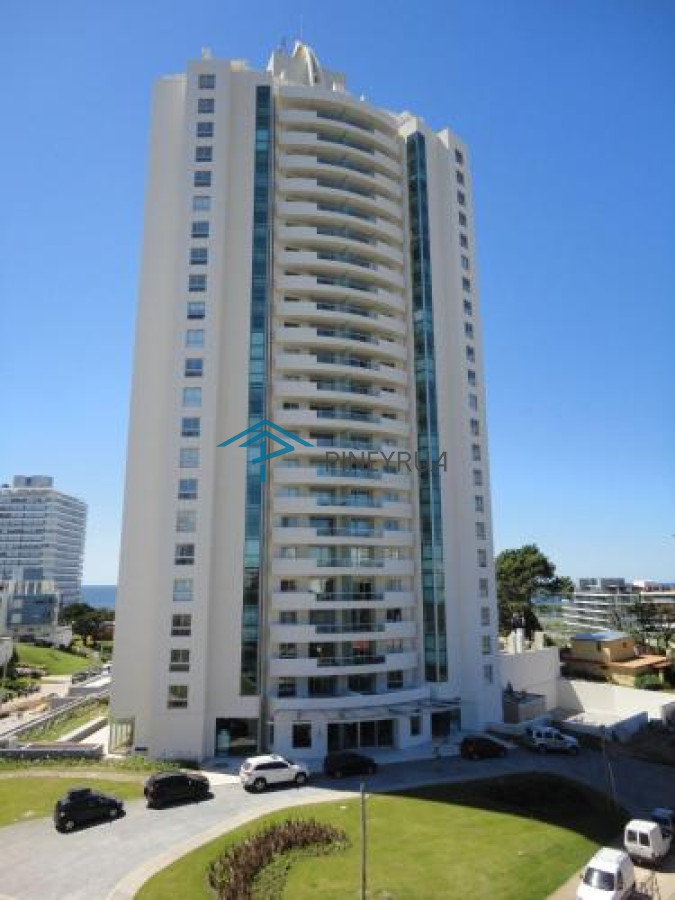 Apartamento ID.229 - Apartamento de 2 Dormitorios en Playa Brava con Vista al Mar - Venta