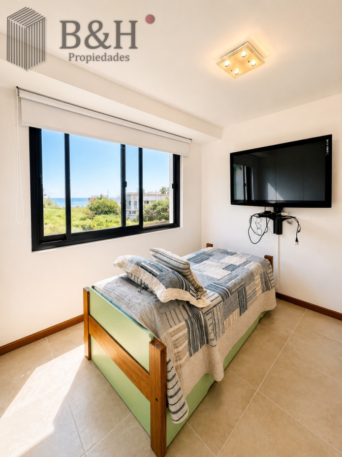 Apartamento ID.6472 - Excelente y amplio departamento duplex en venta de 3 dormitorios mas dependencia con parrillero, Punta Ballena