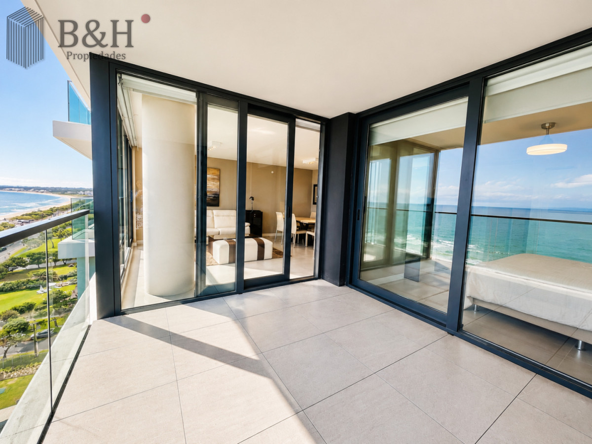 Apartamento ID.927 - Alquiler temporario de fabuloso departamento de dos dormitorios en Torre Venetian sobre Playa Mansa