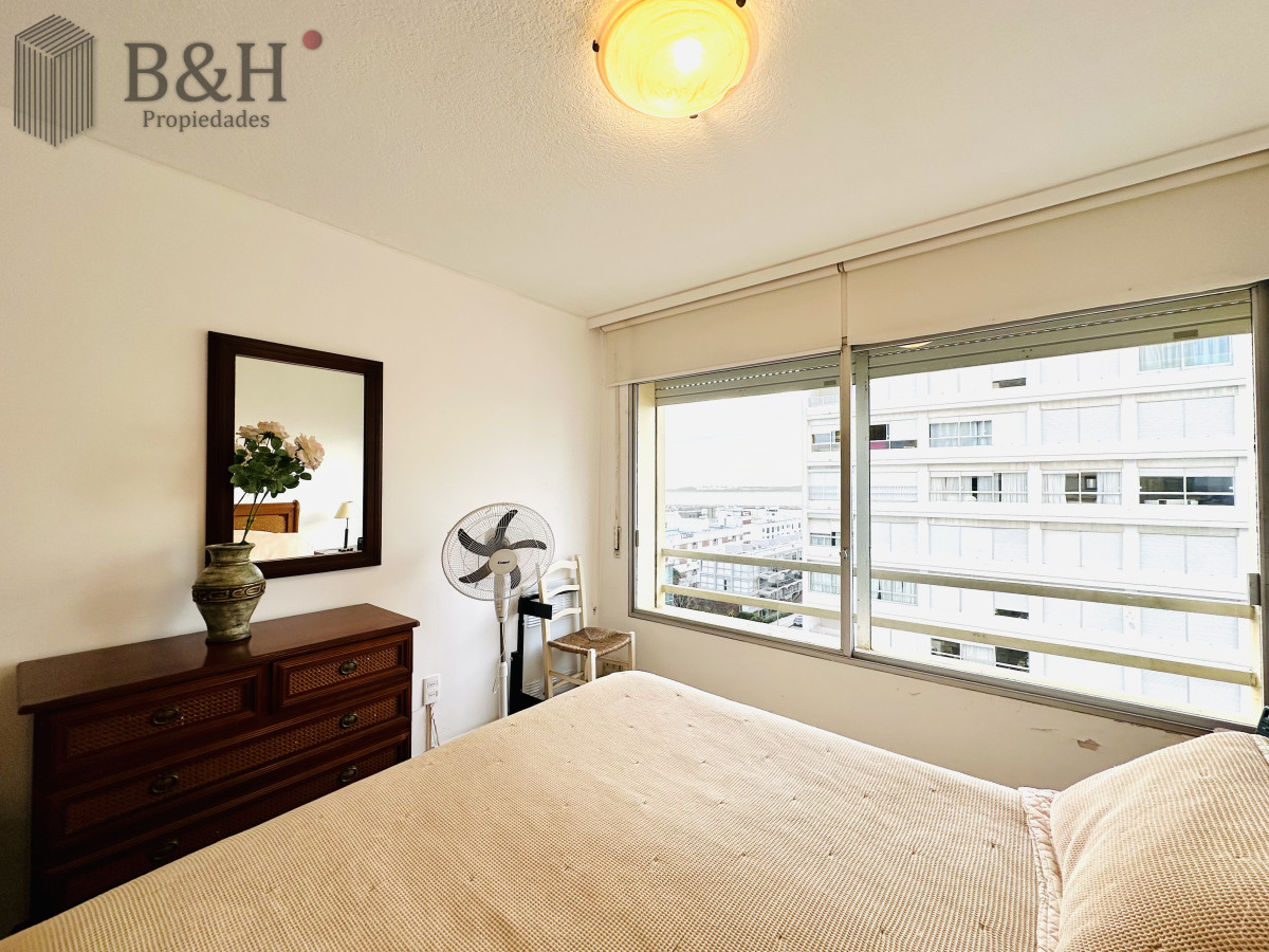 Apartamento ID.6888 - Venta de apartamento en Península de Punta del este con 3 dormitorios y 2 baños reciclado 