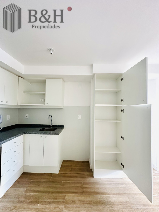 Apartamento ID.3710 - Apartamento de 2 Dormitorios Alquiler Anual, Playa Brava, Punta del Este