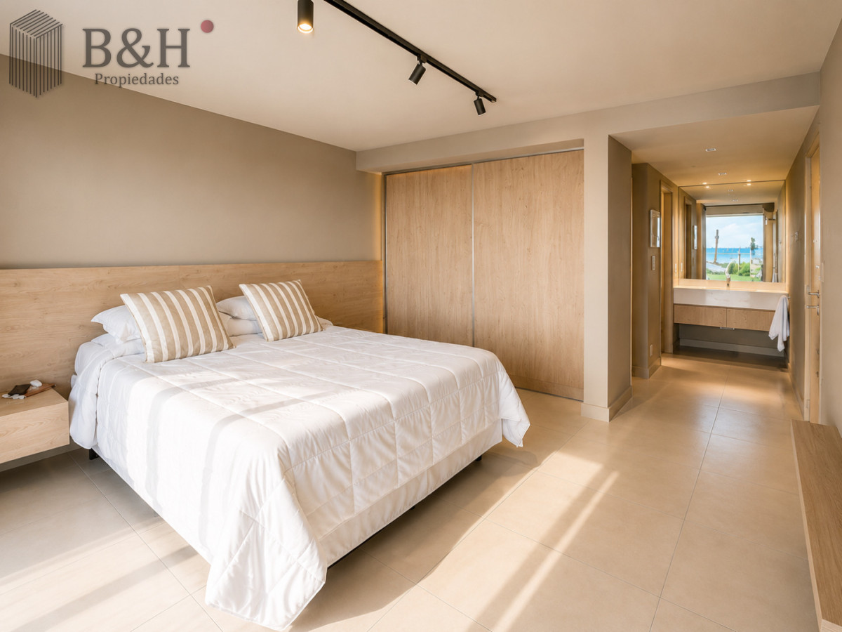 Apartamento ID.7754 - Apartamento de 3 Dormitorios, Parrillero de uso exclusivo y Jardín en Punta Ballena, Punta del Este