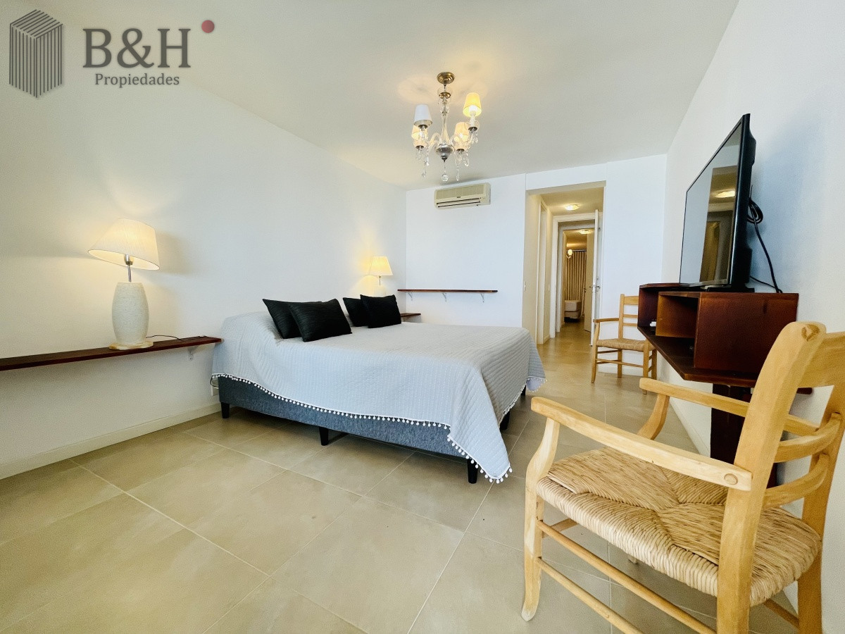 Apartamento ID.1543 - Venta y alquiler de apartamento de dos dormitorios con parrillero de uso exclusivo en Punta Ballena