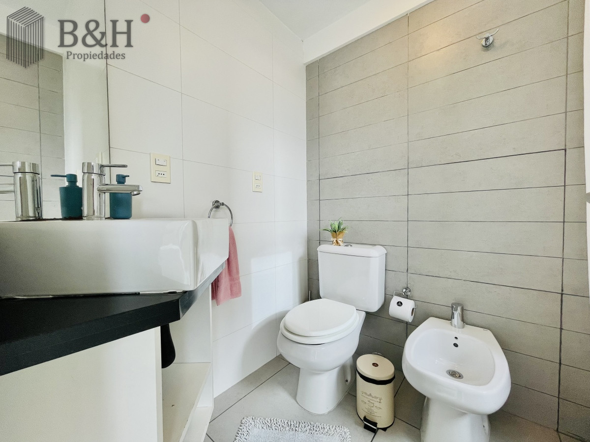 Apartamento ID.5284 - Venta de apartamento de 1 Dormitorio en el corazón de la Península, Punta del Este