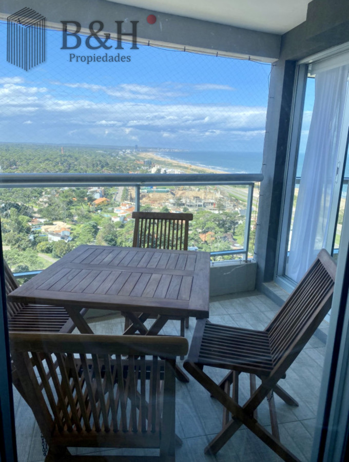Apartamento ID.5905 - Alquiler temporal de apartamento piso alto de 2 dormitorios más servicio en playa brava 