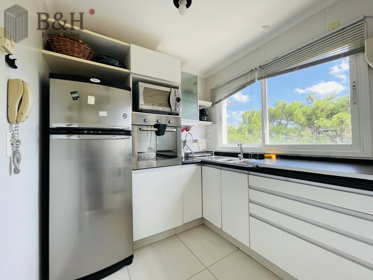 Apartamento ID.165 - Apartamento de 2 Dormitorios en Aidy Grill a Pocos Metros de Playa Brava - Venta