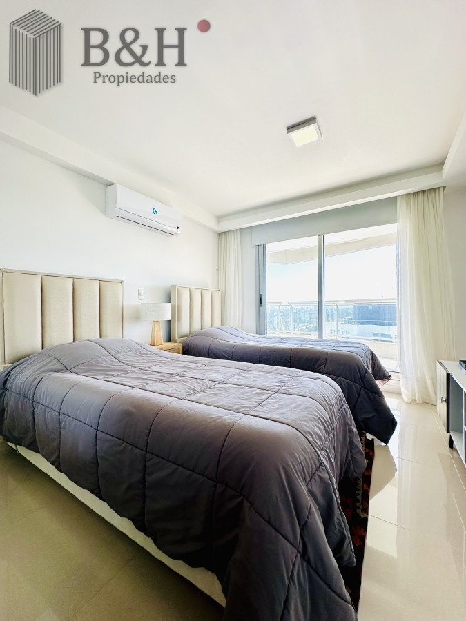 Apartamento ID.3369 - Alquiler de temporada de apartamento en playa Brava de 2 dormitorios mas dependencia de servicio
