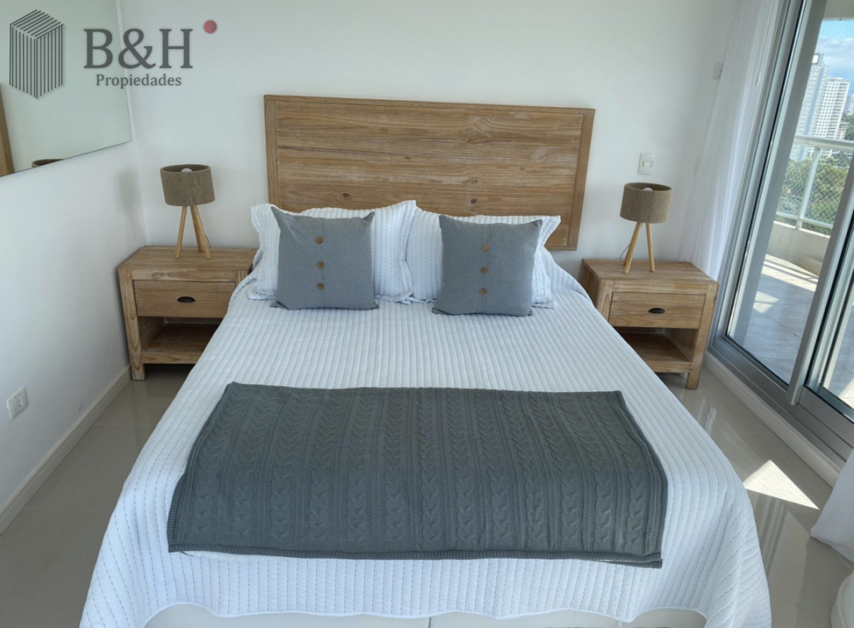 Apartamento ID.5905 - Alquiler temporal de apartamento piso alto de 2 dormitorios más servicio en playa brava 