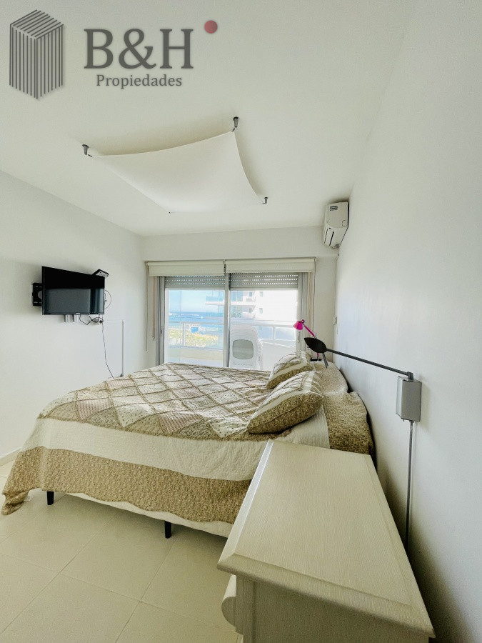 Apartamento ID.7071 - Venta y alquiler temporario de apartamento de dos dormitorios en playa Mansa, Punta del Este