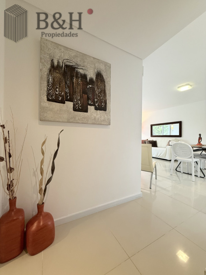 Apartamento ID.6866 - Alquiler Anual Moderno Apartamento de 2 Dormitorios, Roosevelt cerca de Playa Brava