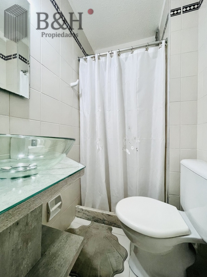 Apartamento ID.1629 - Apartamento de 2 Dormitorios en Península a Pocos Metros de Playa Brava - Venta